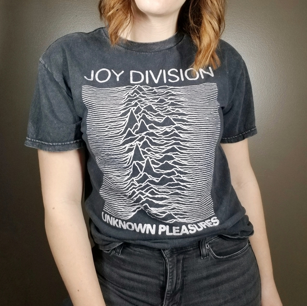 Joy Division Unknown Pleasures Graphic Tee - Black